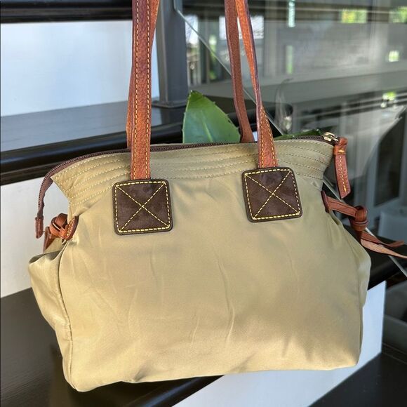 Dooney & Bourke Genuine Leather Nylon Shoulder Tote Purse,Excellent Condition - Picture 4 of 10